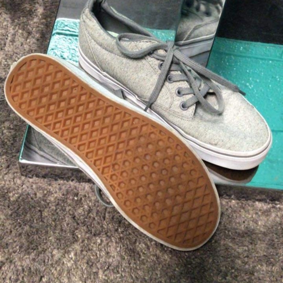 Vans - Picture 2 of 5